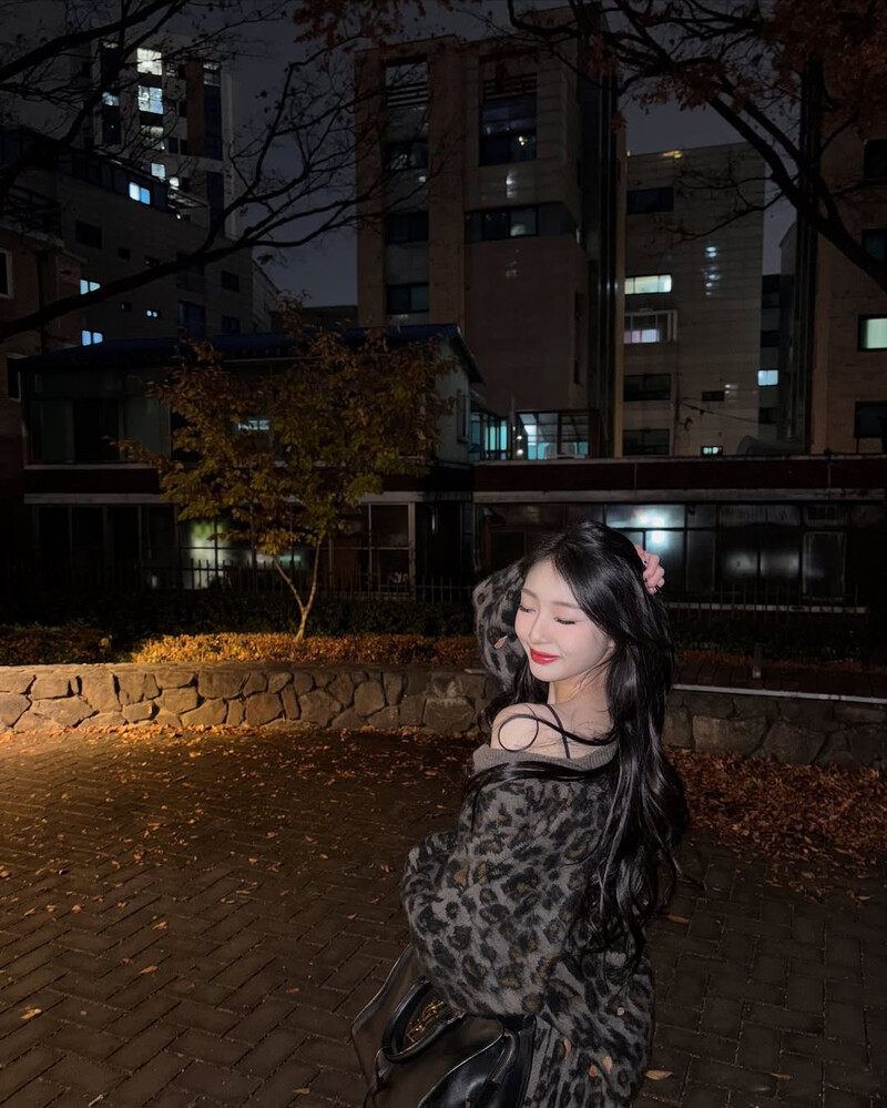 241212 - YeoJin Instagram Update documents 6