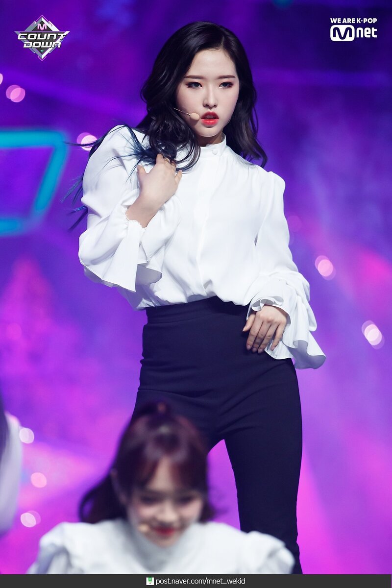 190221 LOONA - 'Butterfly' at M COUNTDOWN documents 13