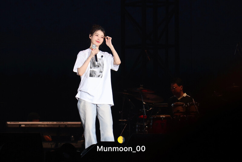 240706 IU - ‘H.E.R.’ World Tour in Osaka Day 1 documents 19