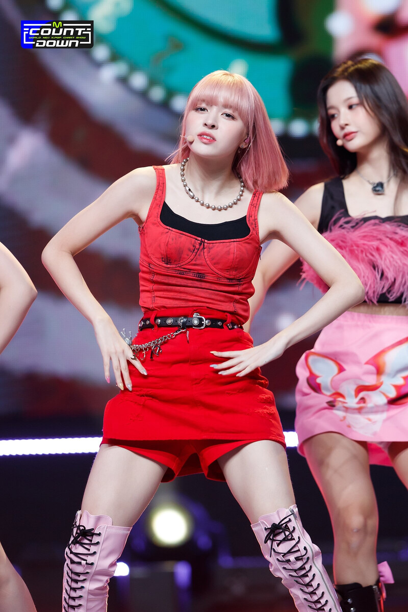 221006 NMIXX Lily - 'DICE' at M COUNTDOWN documents 2