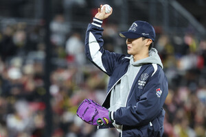 241023 J-HOPE First Pitching at Korea Series 2024