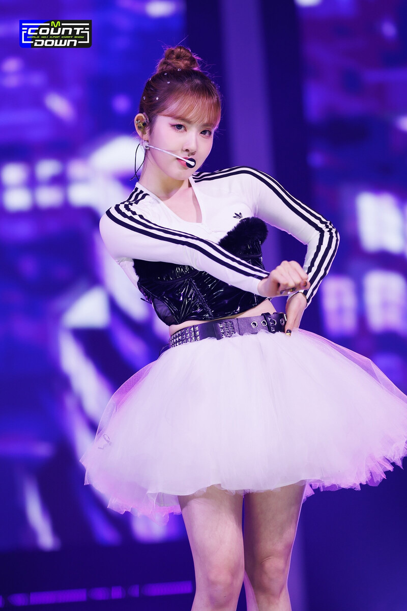 221229 STAYC Sieun 'RUN2U' at M Countdown documents 3