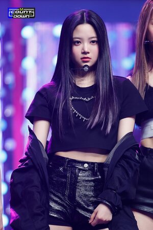 220505 LE SSERAFIM's Eunchae - 'Fearless' and 'Blue Flame' at M Countdown