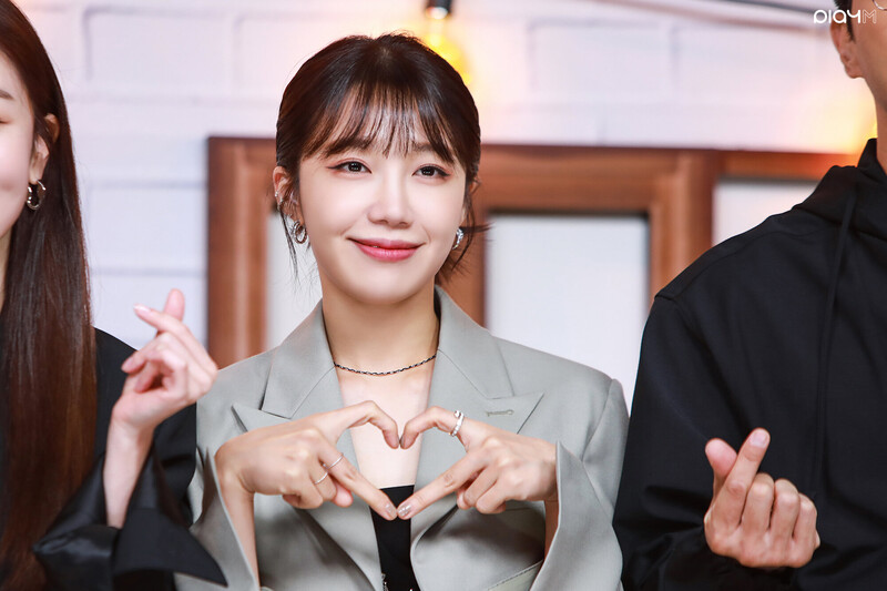 211026 IST Naver post - Apink EUNJI 'Work later, Drink now' drama Production Presentation behind documents 13