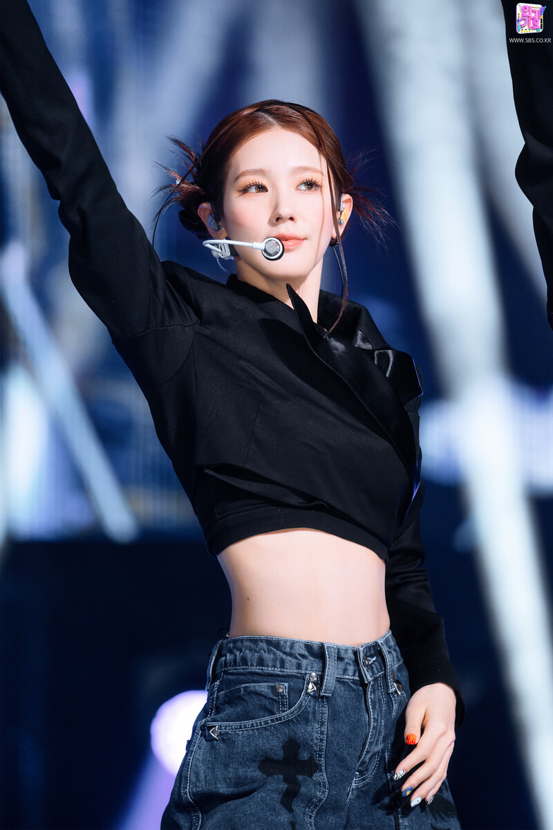 220327 (G)I-DLE Miyeon - 'TOMBOY' at Inkigayo documents 3