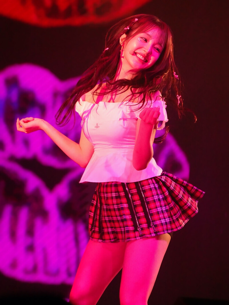 241112 WOOAH Nana - at "WOOAH Japan 2nd Concert 'WOOAH-LAND AGAIN' in Tokyo, Japan" documents 10