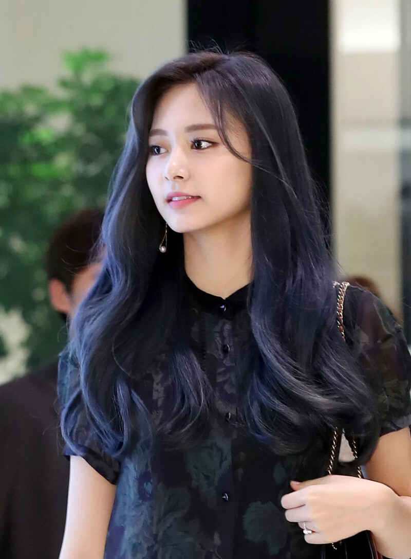 191011 TWICE Tzuyu at Coach store opening event in Gangnam | kpopping