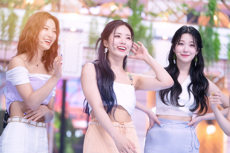 220703 fromis_9 - 'Stay This Way' at Inkigayo documents 6