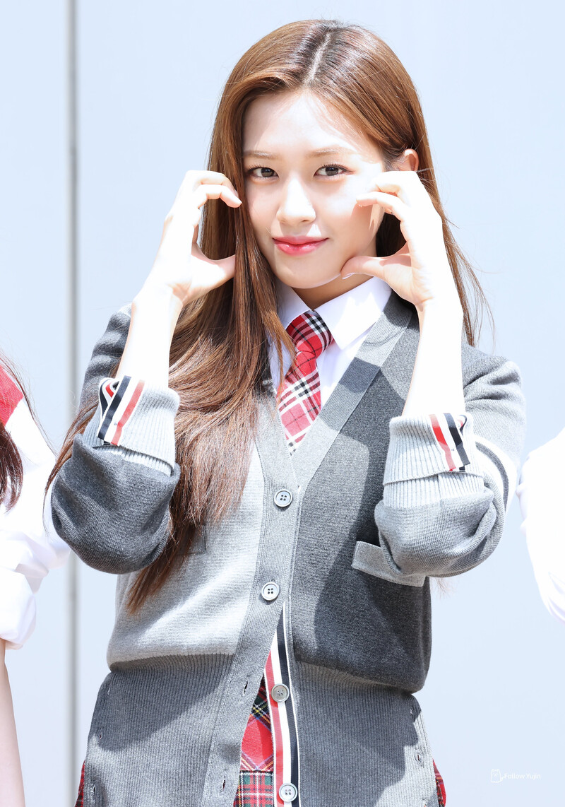 220818 IVE Yujin - 'Knowing Bros' Commute documents 5