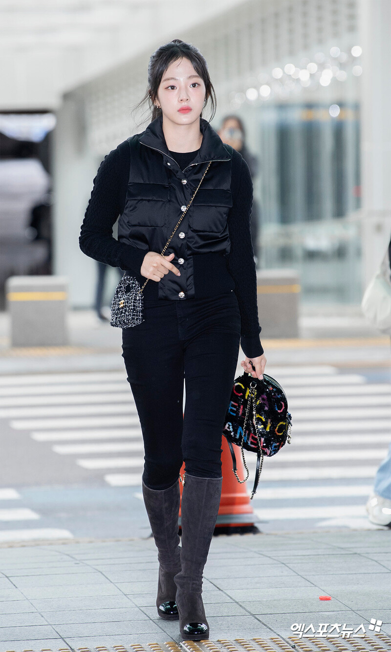 240121 New Jeans Mini at Incheon International Airport | kpopping