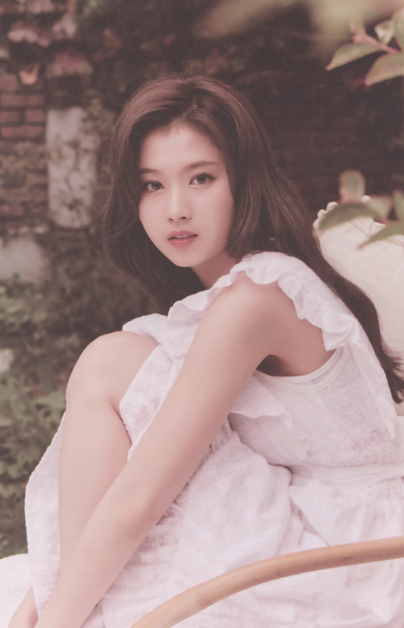 Yes, I am Sana 1st Photobook [SCANS] documents 9