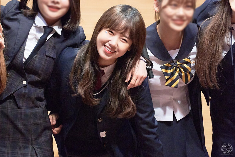 180519 Weki Meki Yoojung at 'Lucky' Gangbyeon Fansign documents 2