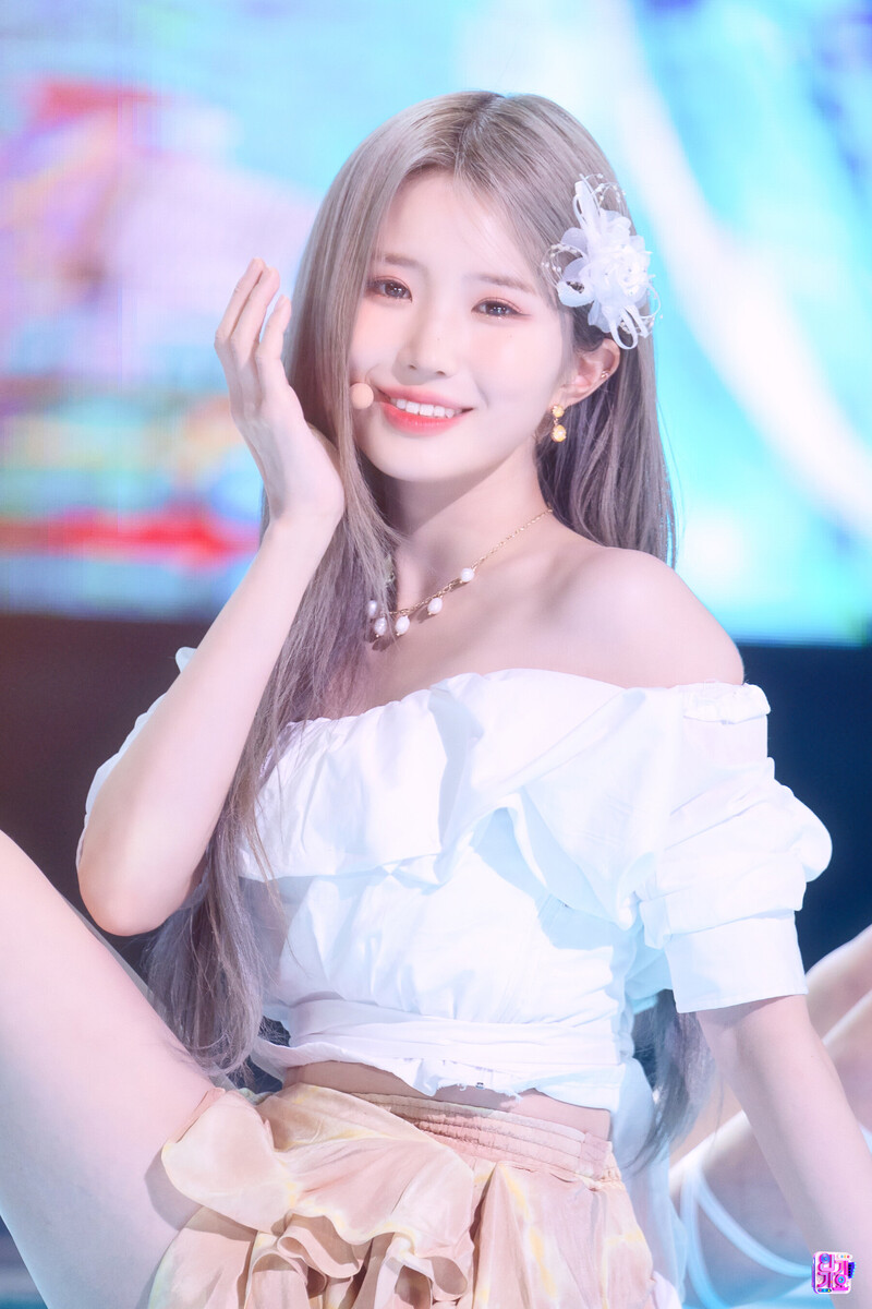 220710 fromis_9 Hayoung - 'Stay This Way' at Inkigayo documents 8