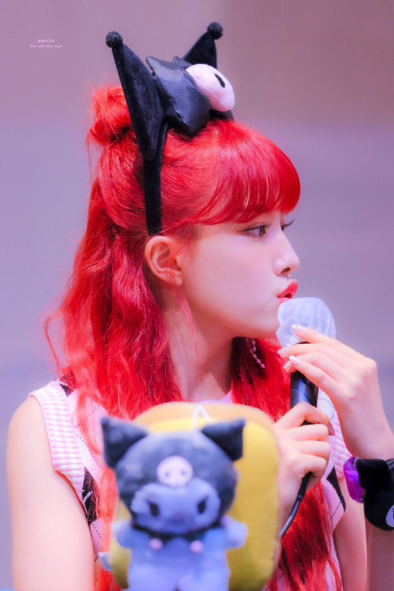 220807 STAYC Yoon at Apple Music Fansign documents 1