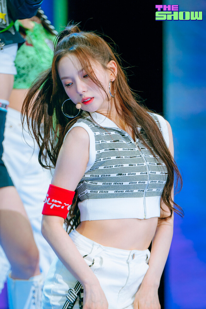 230418 Yujin @ The Show documents 1