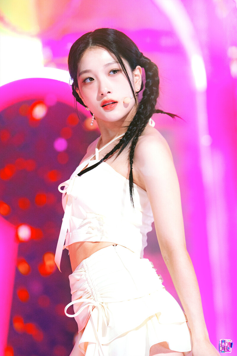 230611 fromis_9 Seoyeon - ‘#memos’ at Inkigayo documents 1