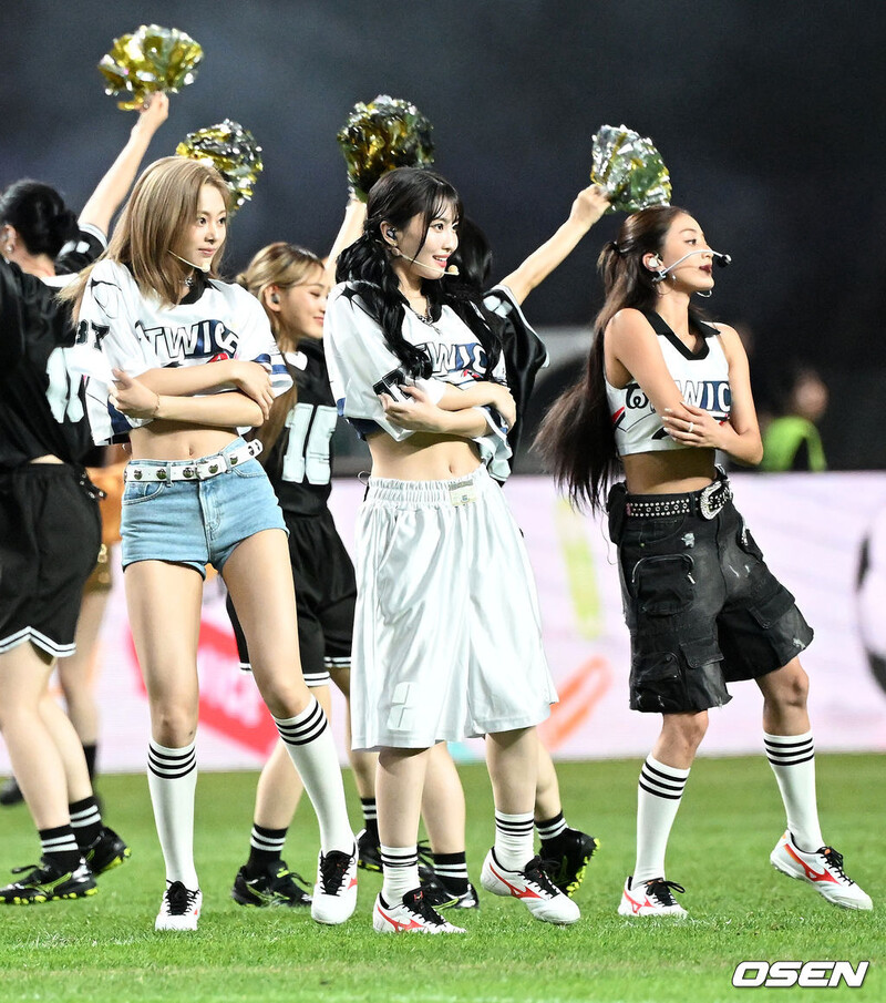 240731 TWICE Tzuyu, Momo & Jihyo at Team K-League vs. Tottenham Hotspur's Halftime Show documents 1