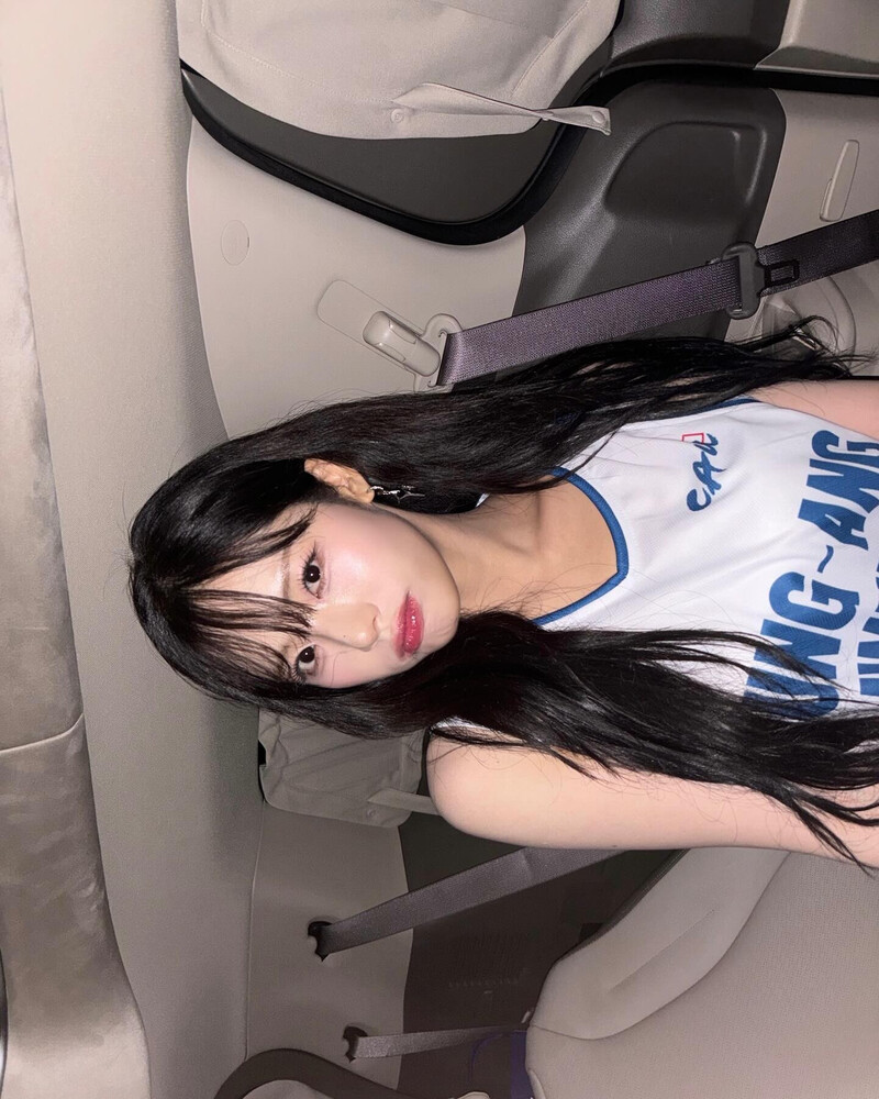 240925 fromis_9 Jiwon Instagram Update documents 5