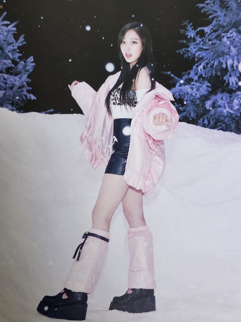 aespa - '2022 Winter SMTOWN : SMCU PALACE' [SCANS] documents 10