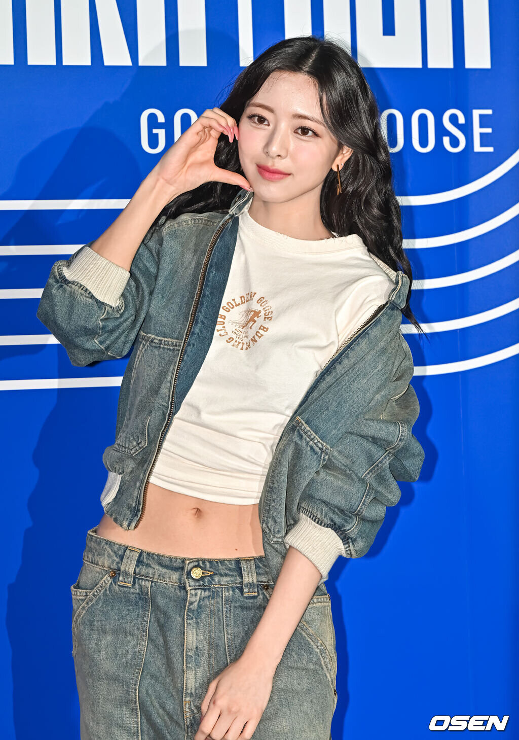 230919 ITZY Yuna - Golden Goose Pop-Up Event | kpopping