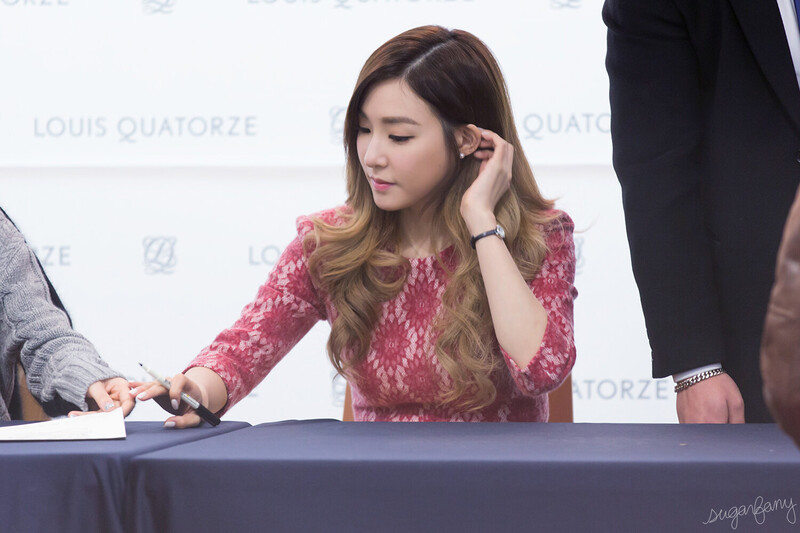 151127 Girls' Generation Tiffany at Louis Quatorze Busan Fansign documents 5