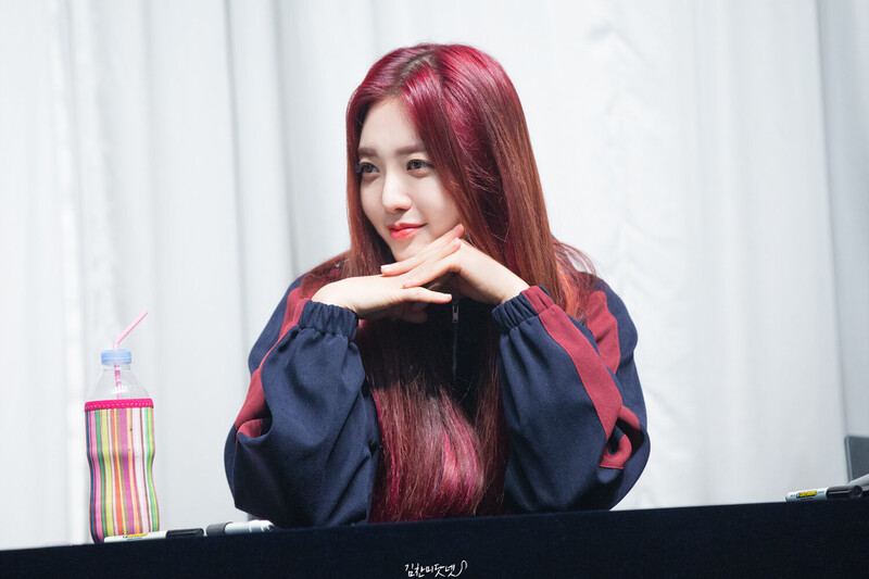 191130 AOA Chanmi at 'NEW MOON' Fansign documents 1