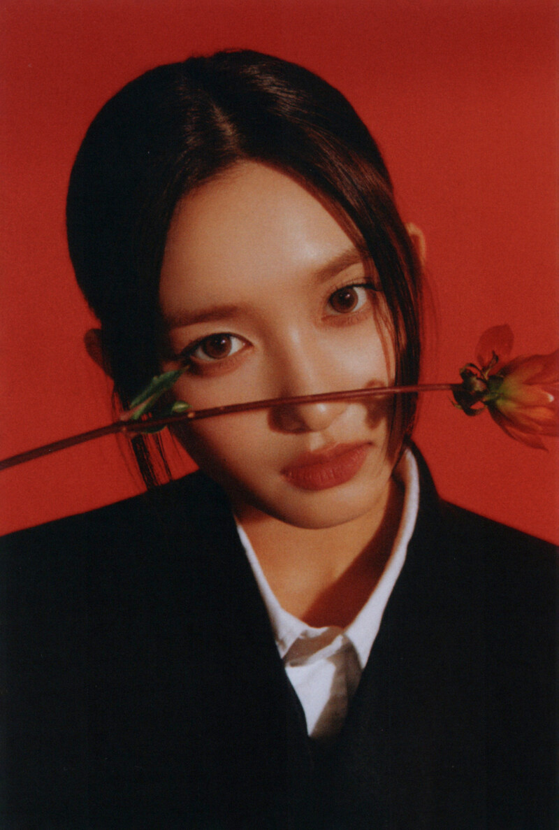 IVE - Mini Album 'I'VE MINE' (Scans) documents 6