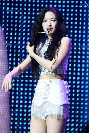240313 IVE Yujin - 1st World Tour ‘SHOW WHAT I HAVE’ in Los Angeles