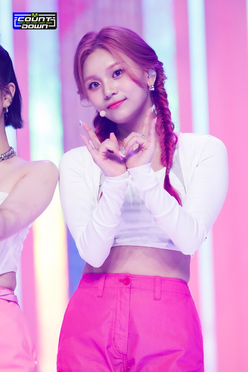 220707 VIVIZ - 'LOVEADE' at M Countdown documents 21