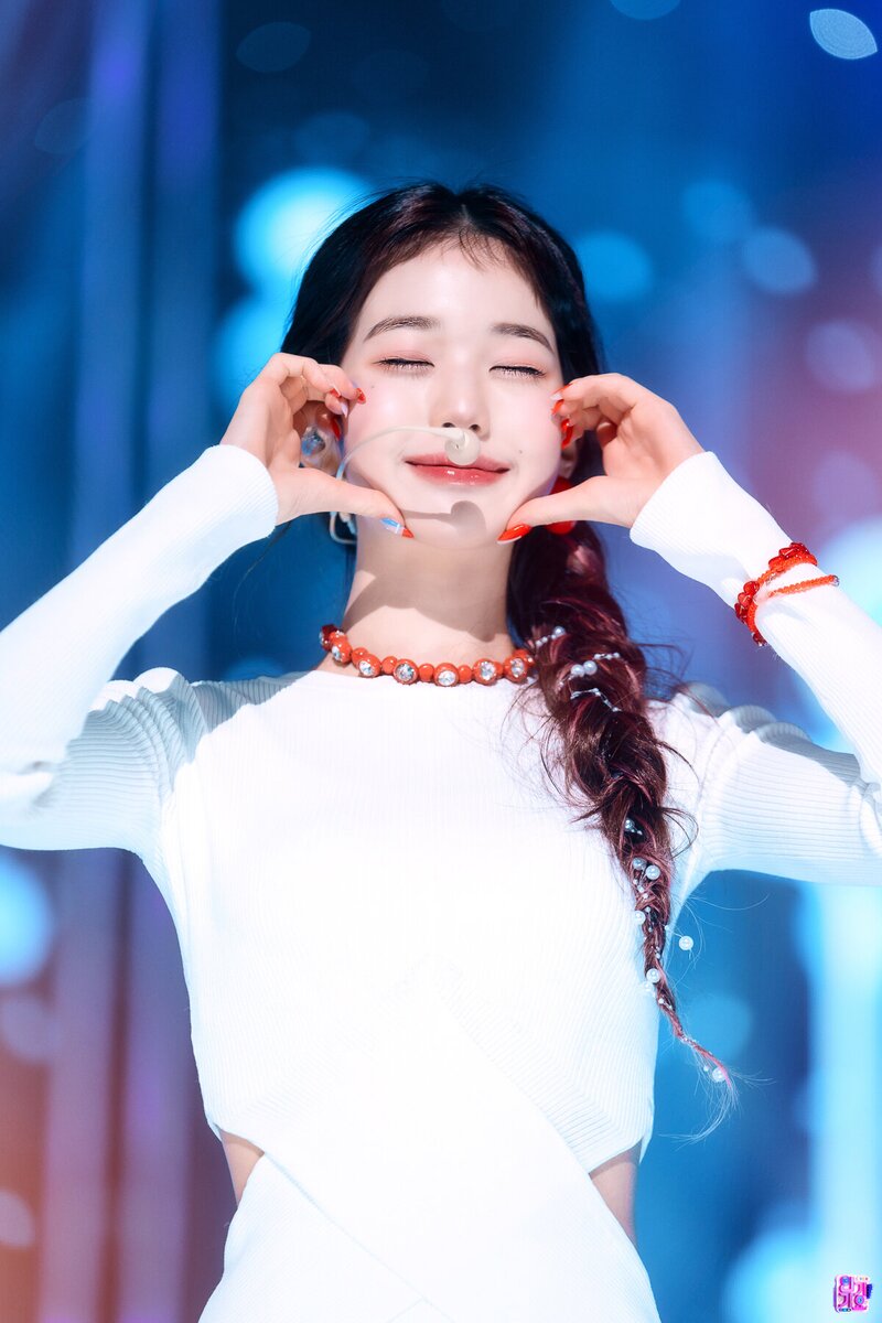 220904 IVE Wonyoung - 'After LIKE' at Inkigayo documents 7