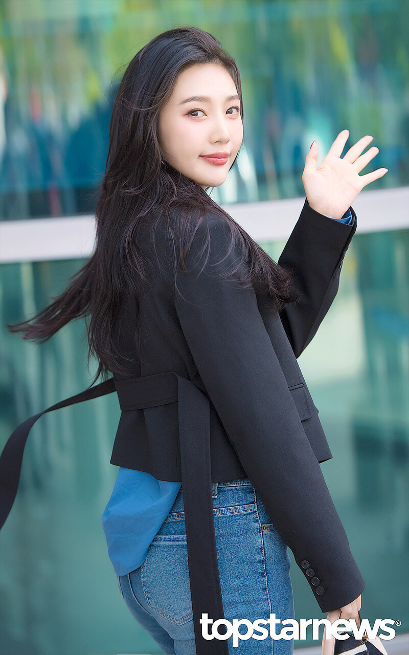 230412 Red Velvet Joy - Animal Farm Commute documents 11