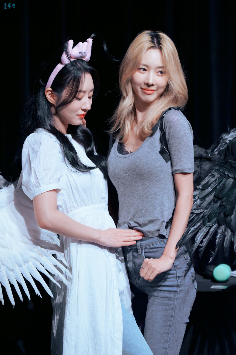 241012 Dreamcatcher SuA & Yoohyeon - SoundWave Fansign documents 1