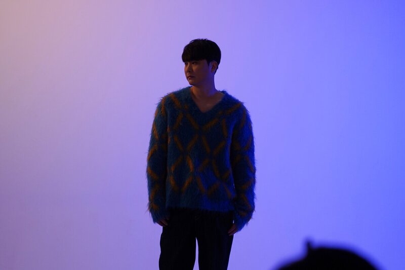 210308 Long Play Naver Update - BUZZ "The Lost Time" Jacket Shoot Behind documents 28