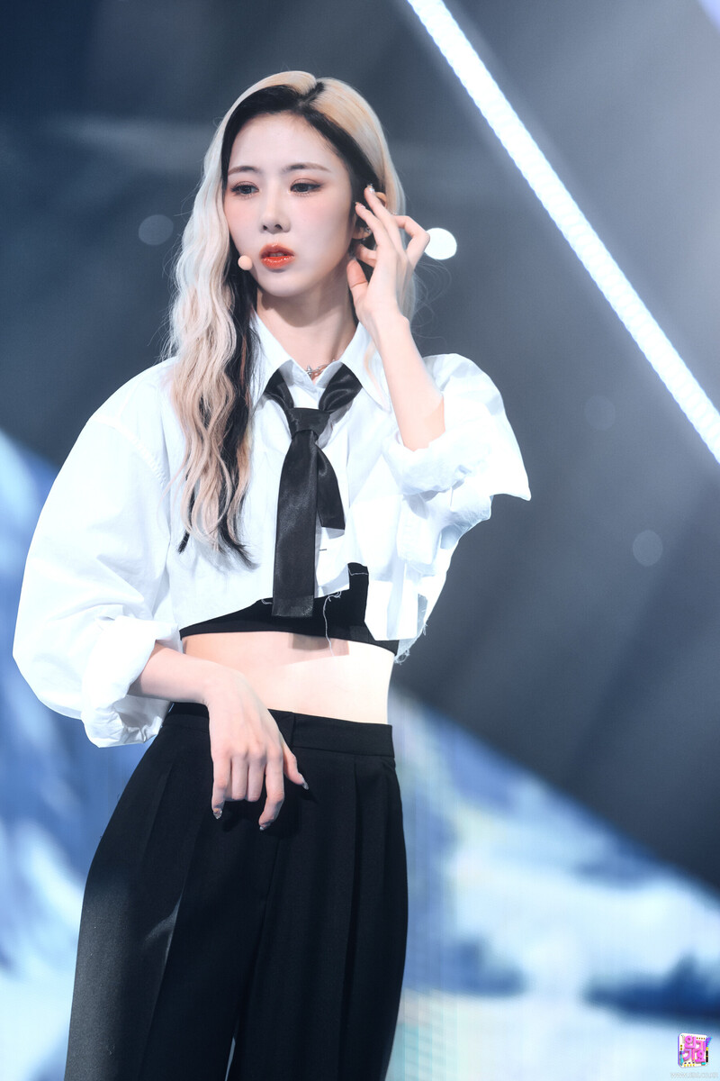 220417 YOOHYEON- DREAMCATCHER 'MAISON' at INKIGAYO documents 5