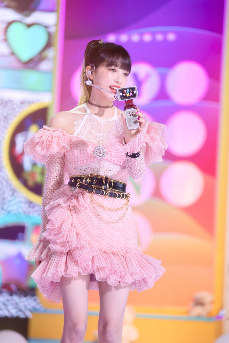 220807 YENA - 'SMARTPHONE' at Inkigayo documents 1