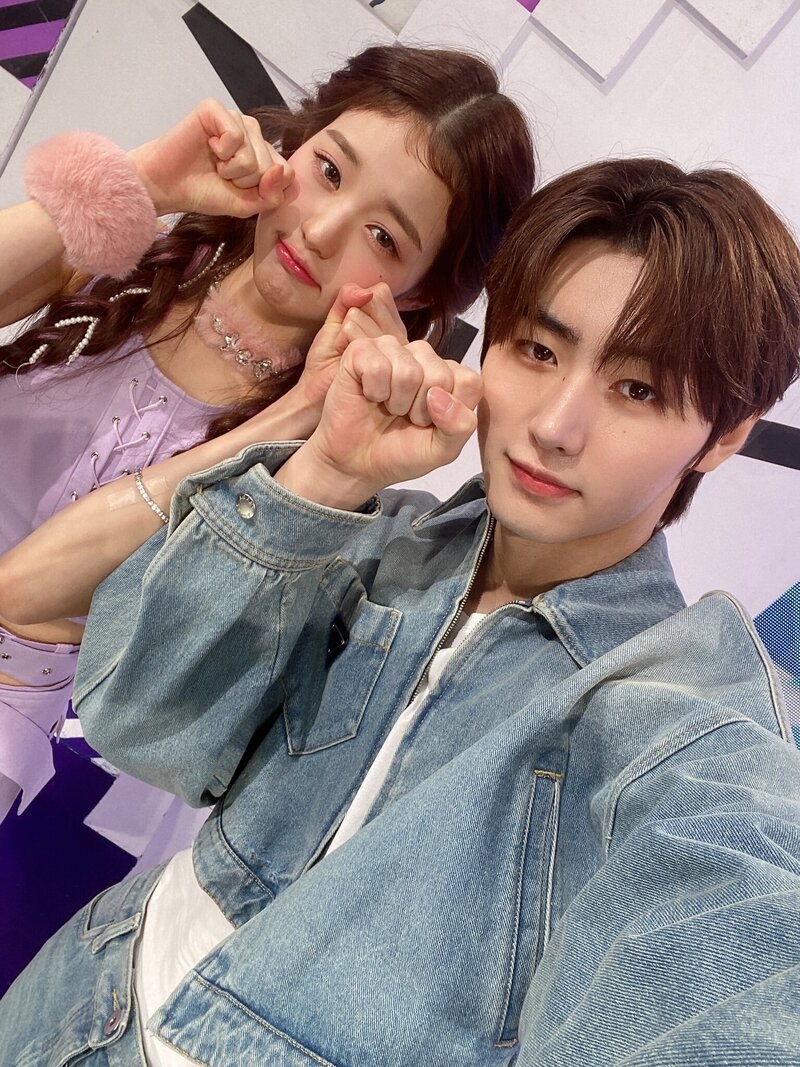 220903 Music Bank Twitter Update - Wonyoung & Sunghoon documents 4