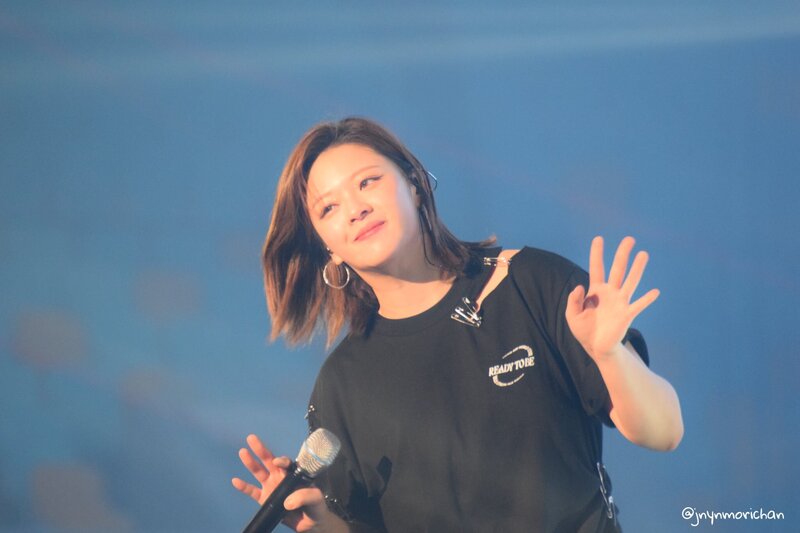 230415 TWICE Jeongyeon - ‘READY TO BE’ World Tour in Seoul Day 1 documents 1