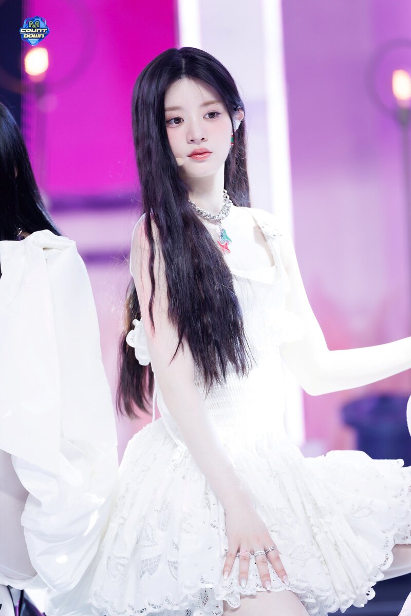 240328 ILLIT Minju - 'Magnetic' and 'My World' at M Countdown documents 2