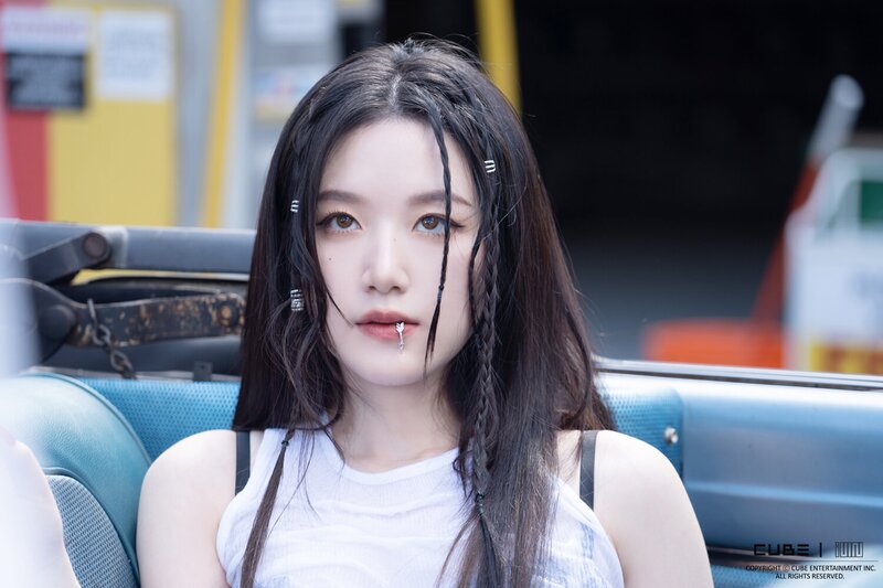 240712 CUBE Entertainment Naver Post with Shuhua - (G)I-DLE 7th Mini Album [I SWAY] Behind the Scenes of the Jacket Shoot documents 7