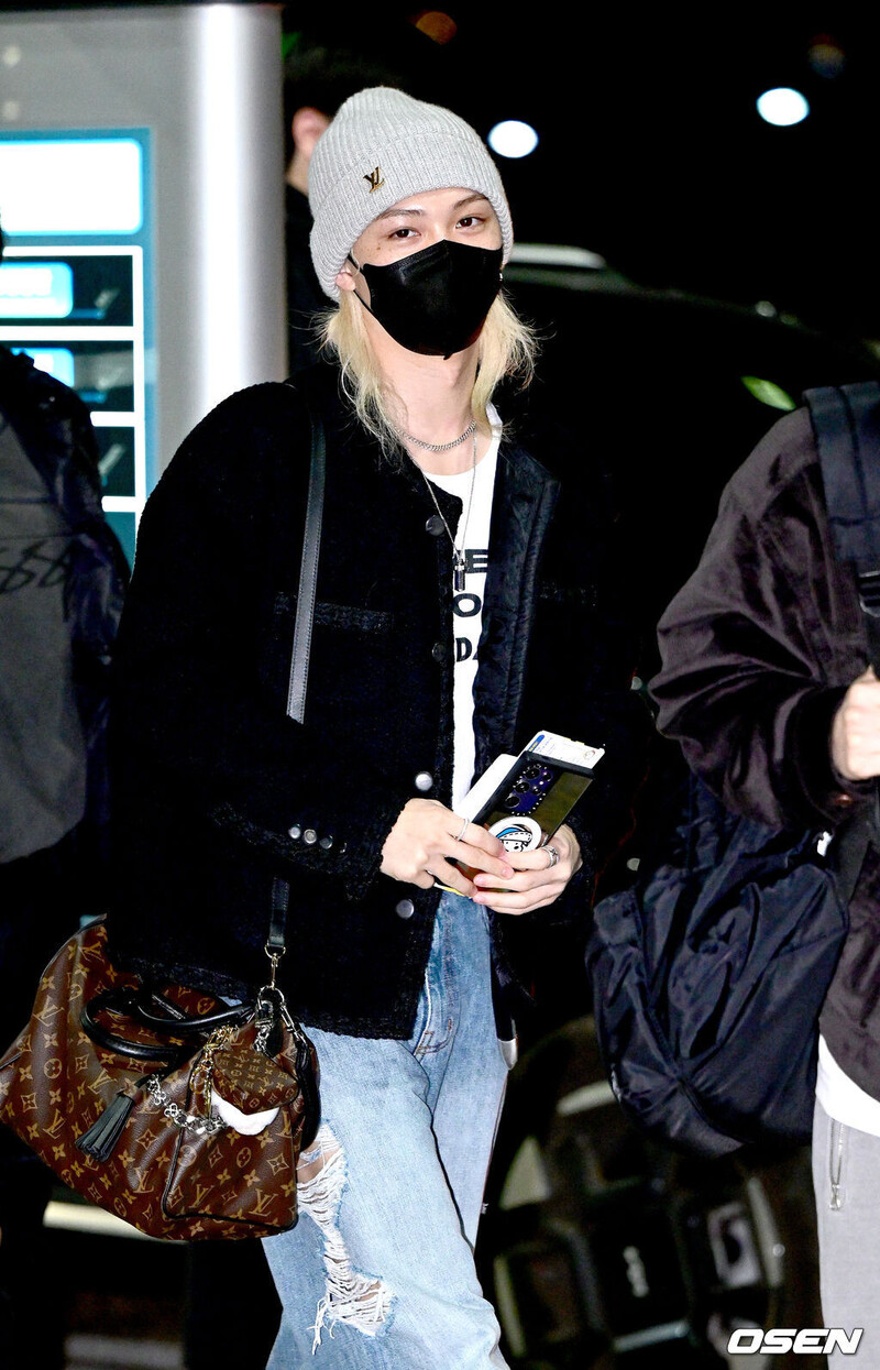 241110 FELIX at Gimpo Airport documents 1