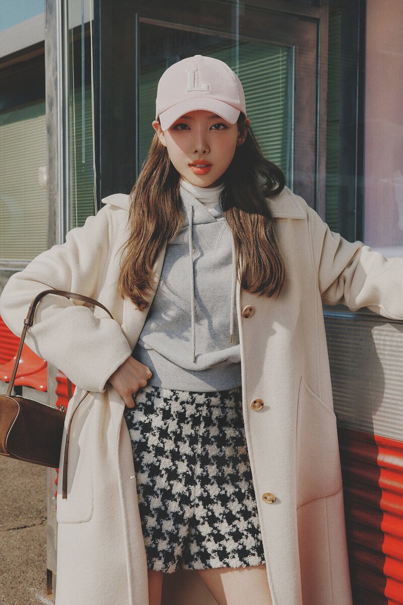 TWICE Nayeon x OLIVE DES OLIVE FW Collection 2022 documents 8