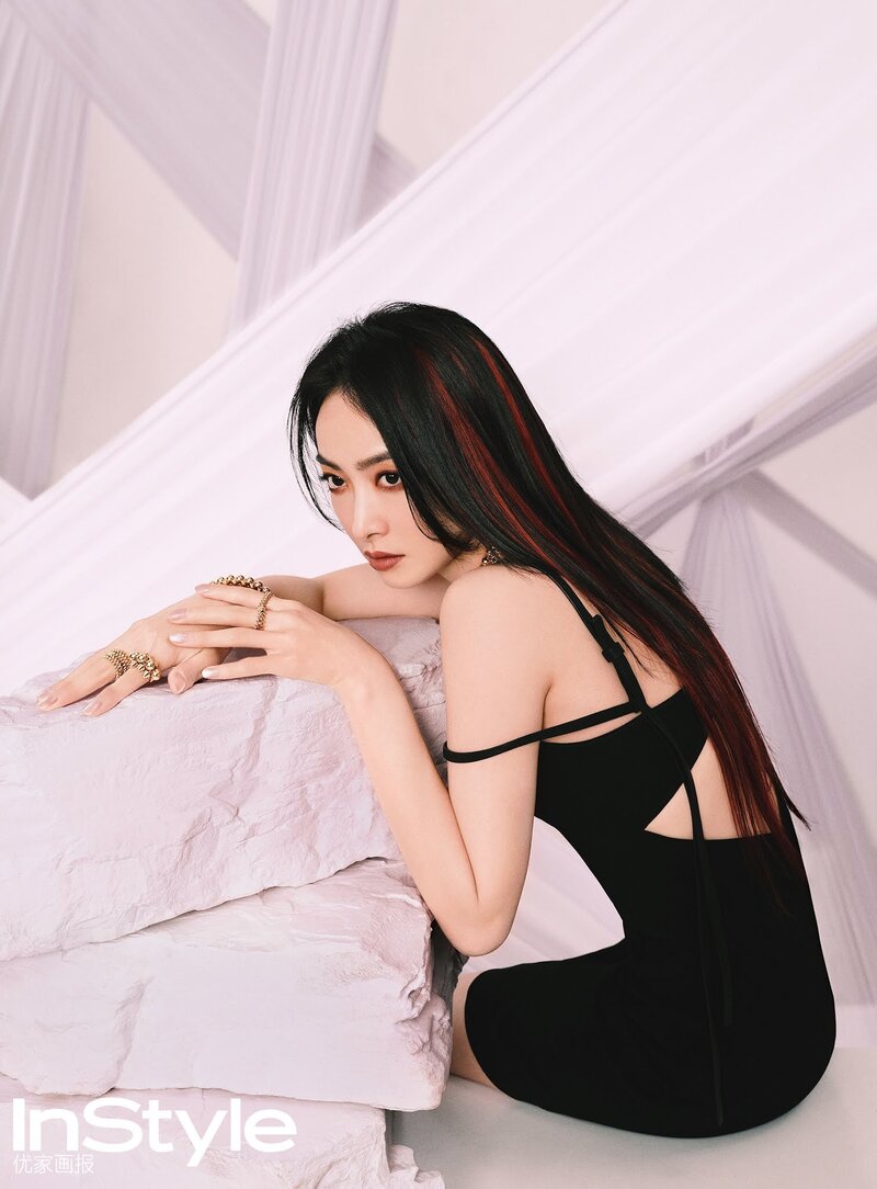 f(x)'s Victoia Song Qian for InStyle April 2021 issue documents 4