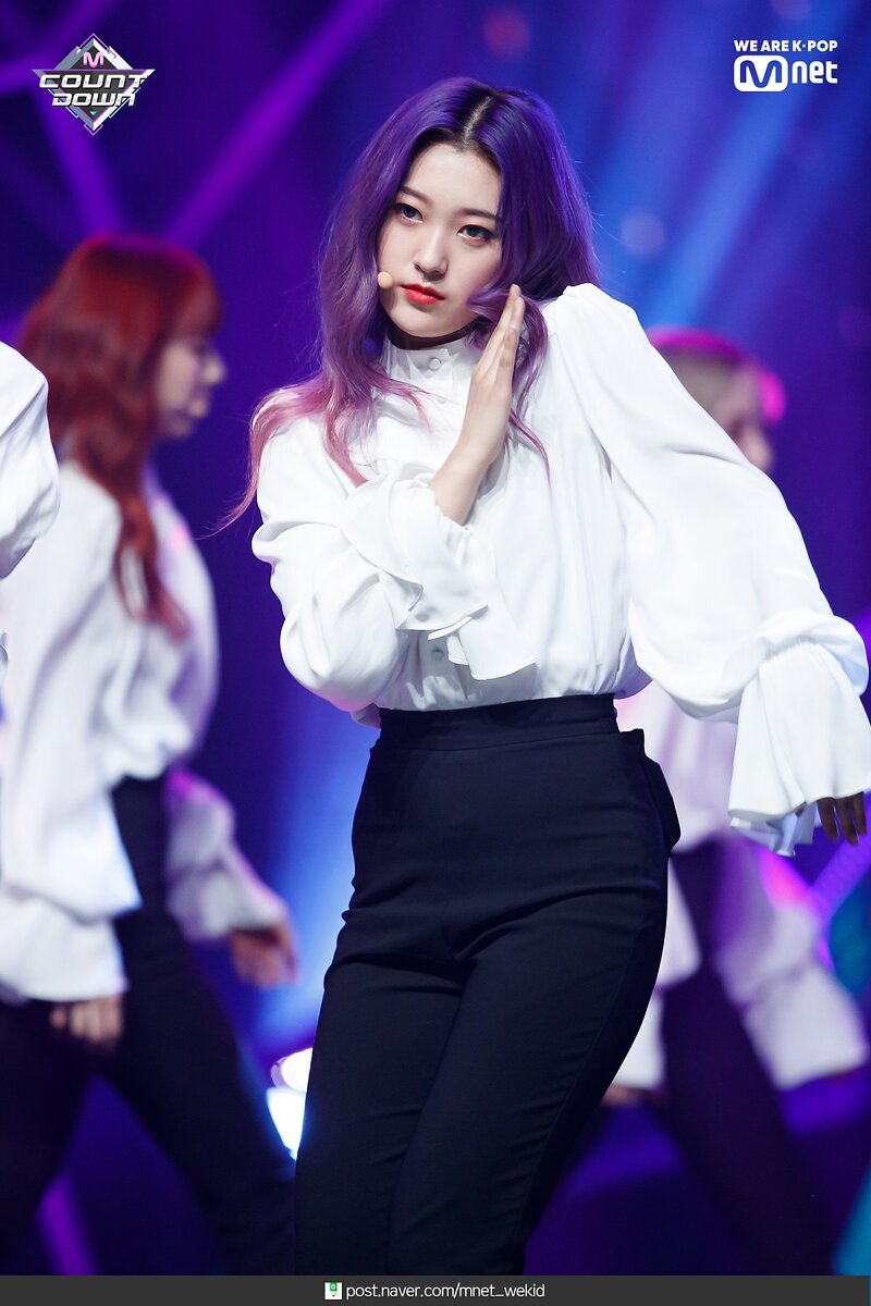 190221 LOONA - 'Butterfly' at M COUNTDOWN documents 16