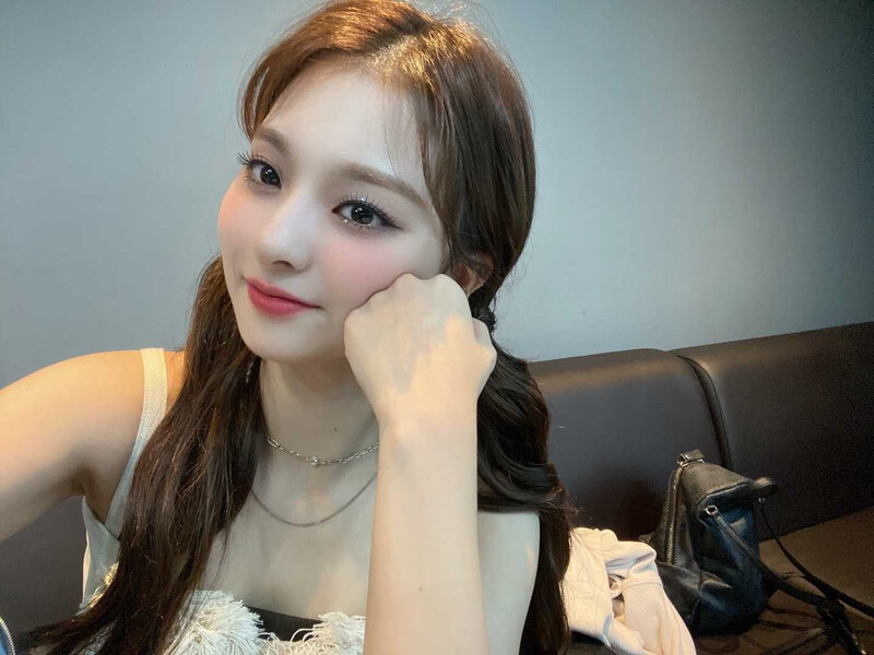 210601 fromis_9 Facebook Update - Happy Nagyung Day documents 2