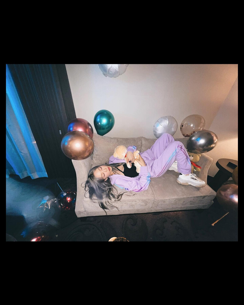 220222 Taeyeon instagram update documents 10