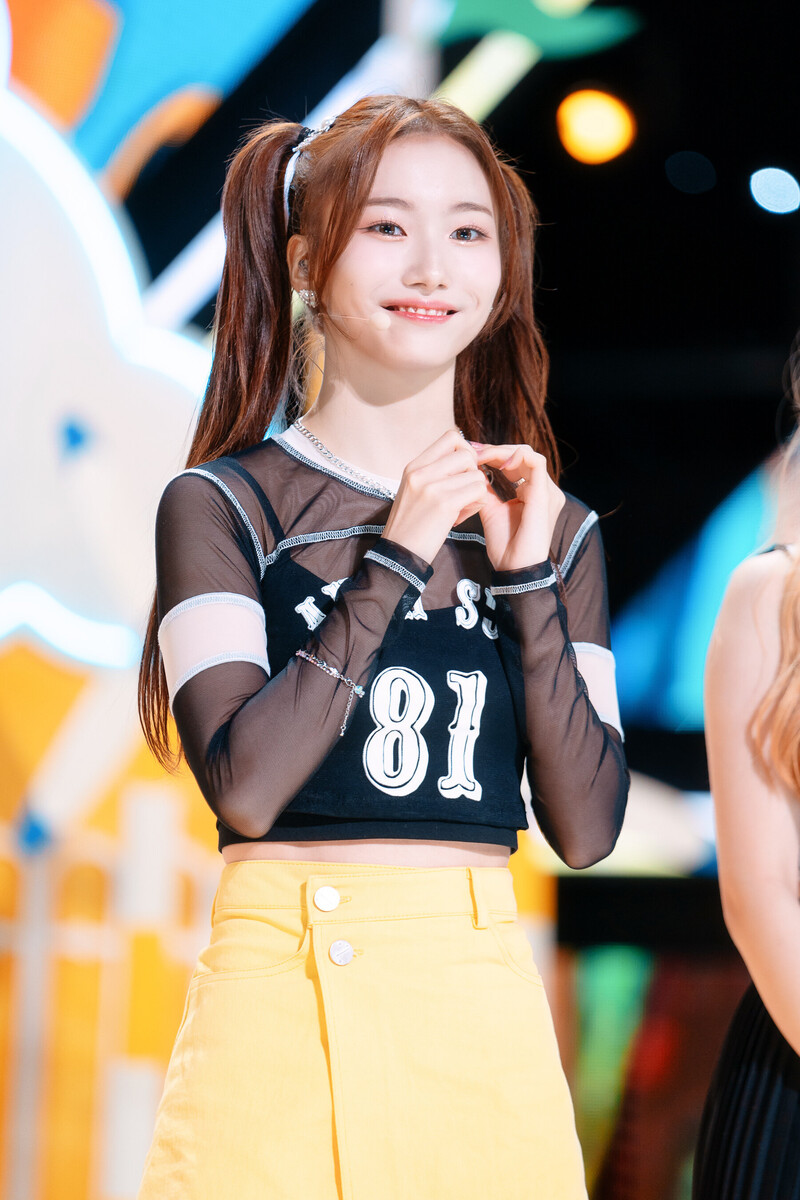 220703 Kep1er Youngeun 'Up!' at Inkigayo documents 16