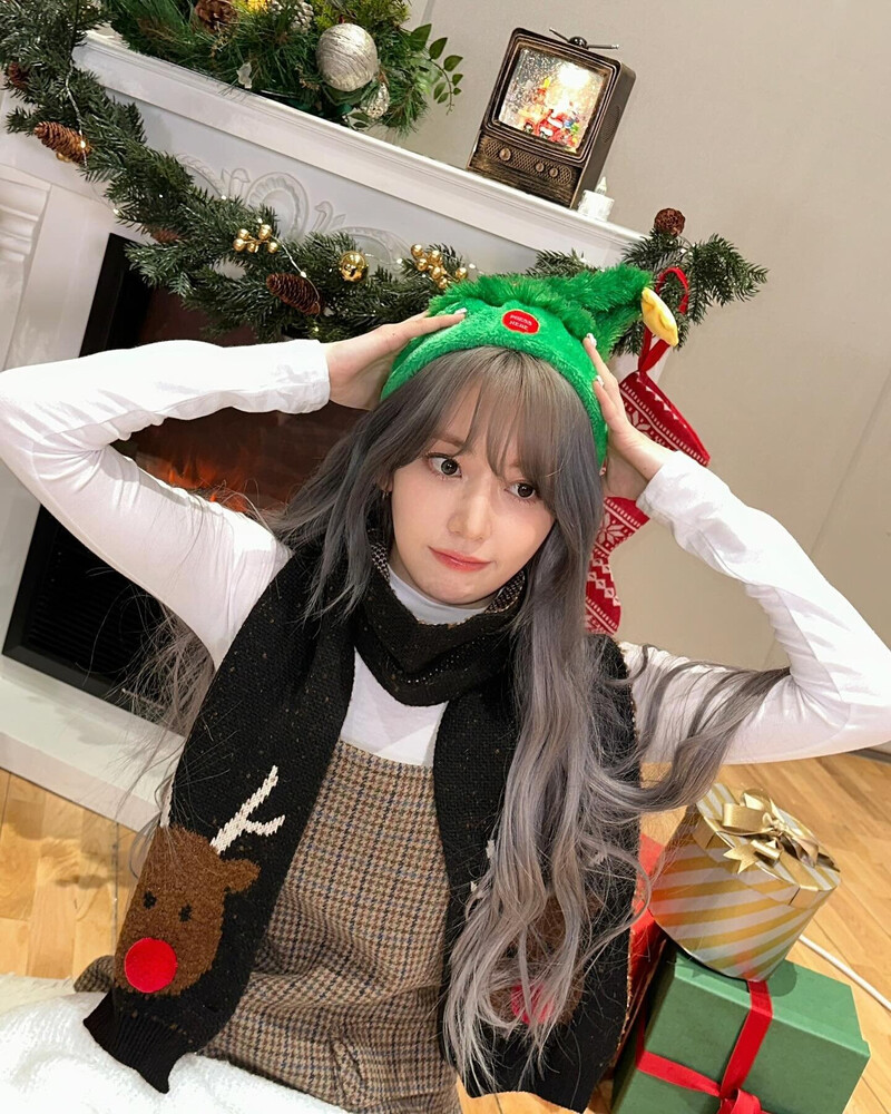 231225 - SAKURA Instagram Update documents 1