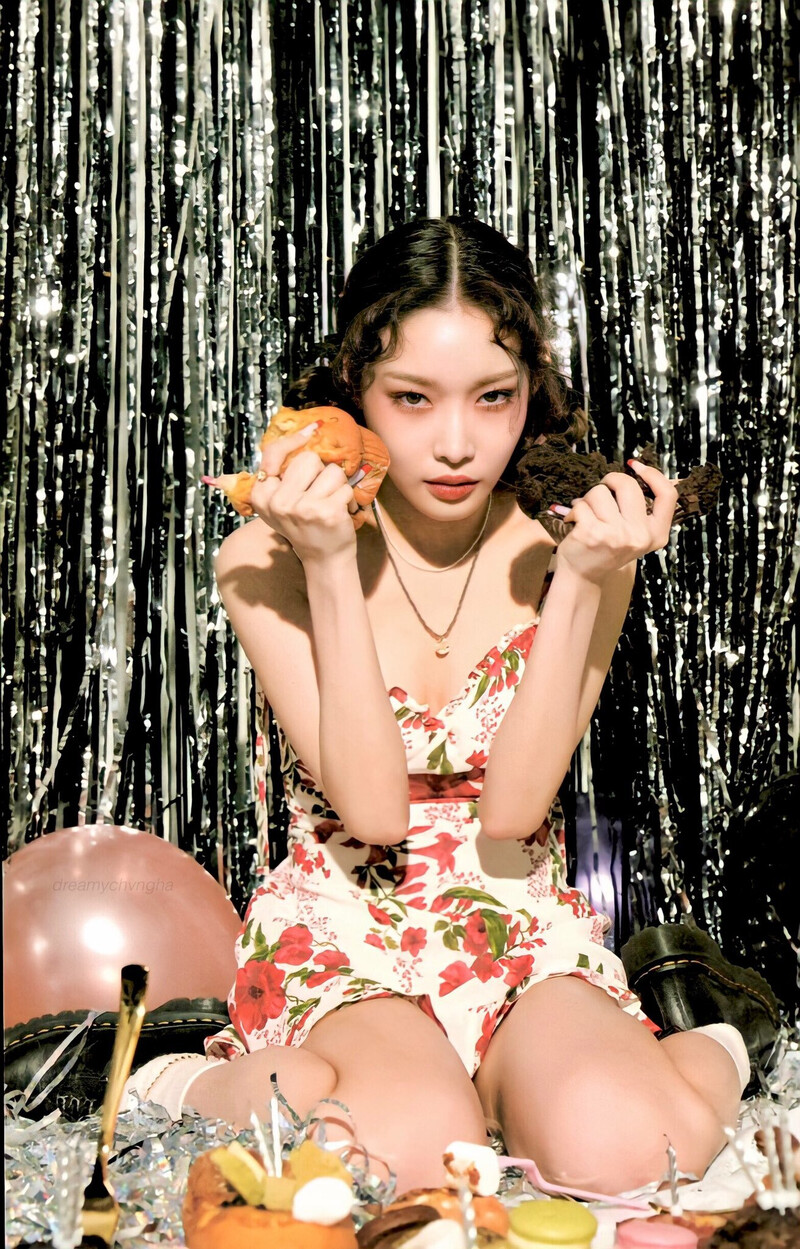 Chungha - "Killing Me" Album (Scans) documents 20