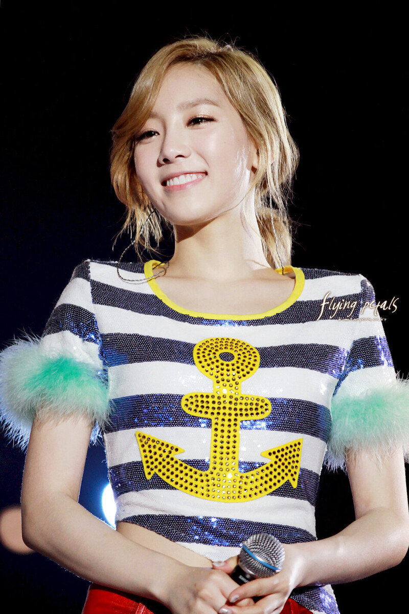 120115 Girls' Generation Taeyeon at 2011 Girls' Generation Tour in Hong Kong documents 14