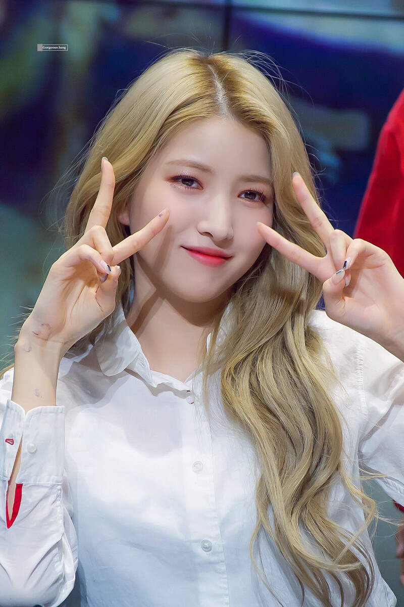 190120 GFRIEND Sowon at 'Time For Us' Gangnam Fansign documents 2